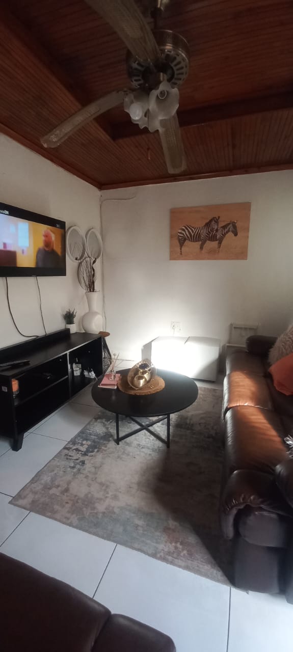 2 Bedroom Property for Sale in Zwide Eastern Cape